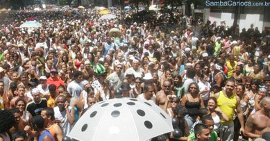 Cord&atilde;o da Bola Preta desfila na Avenida Rio Branco no s&aacute;bado